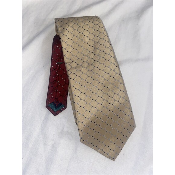 vintage Tommy Hilfiger Diamond Brown 2 Tone Red Men Tie 100% Silk Geometric - Picture 1 of 9
